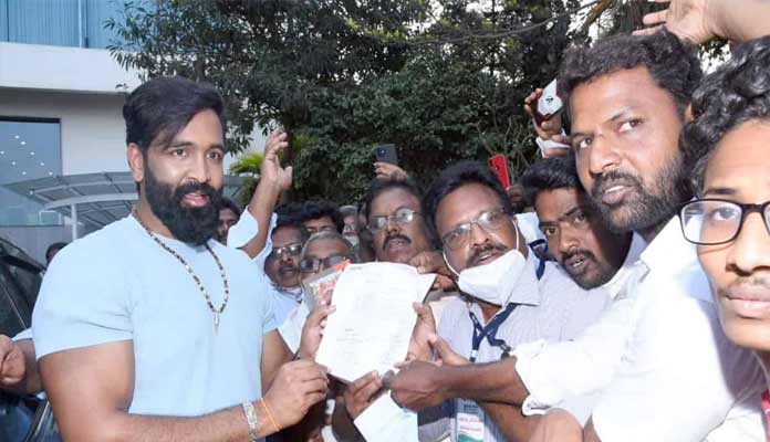 మంచు విష్ణుకు మాత్రమే విశాఖ ఉక్కు సెగ.. ఎందుకని ?