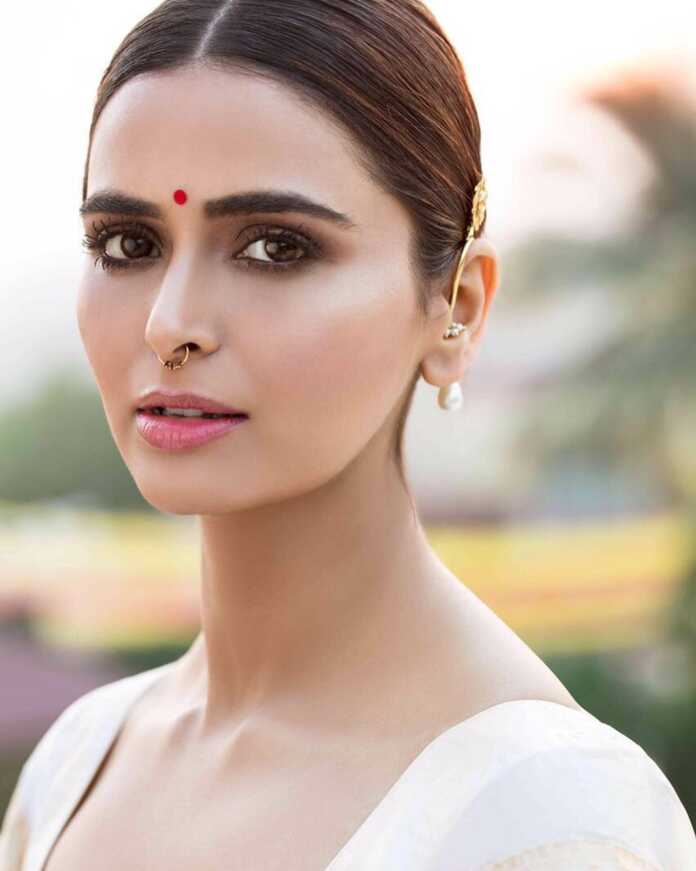 Meenakshi Dixit