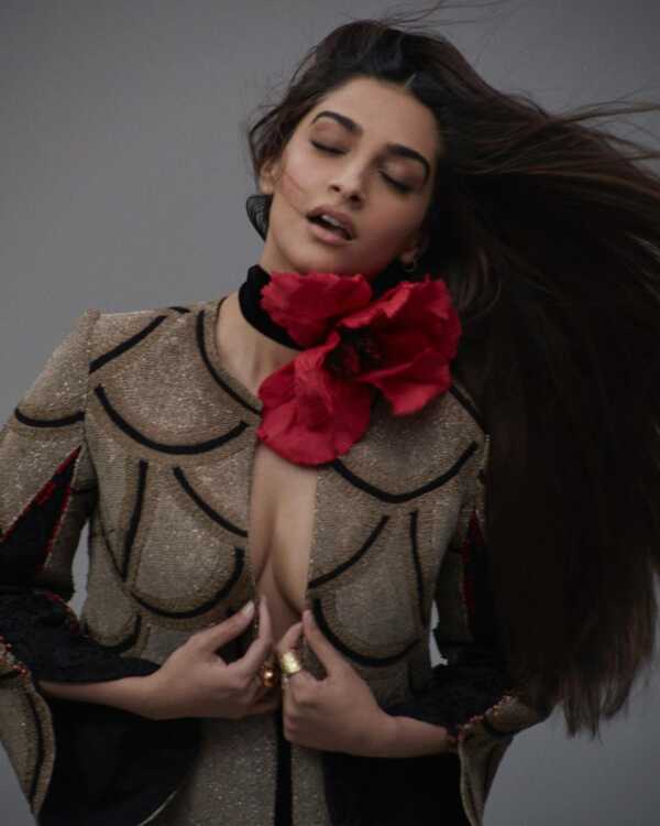 Sonam Kapoor Hot Pics