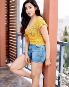 Paravati Nair Latest Sexy Stills