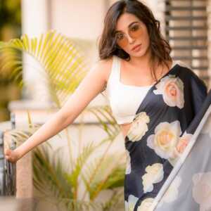 Paravati Nair Latest Sexy Stills