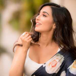 Paravati Nair Latest Sexy Stills