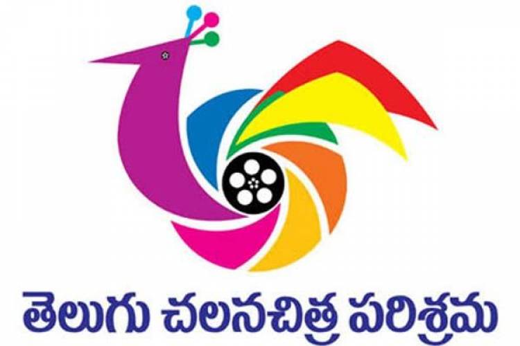 Tollywood: కథలు వినాలంటేనే భయపడుతున్న హీరోలు