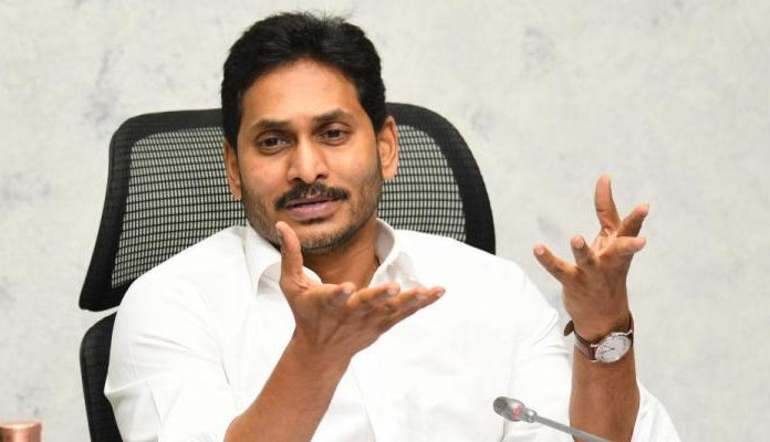 వైఎస్ జగన్ ఆ విషయంలో తప్పు చేస్తున్నారా.?