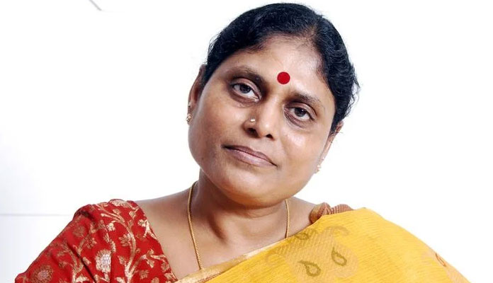 విజయమ్మ.. ఆ మహిళల కష్టం మీకు కన్పించట్లేదా.?