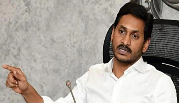 వైసీపీ ప్రత్యేక హోదాపై బీజేపీని ఎందుకు ప్రశ్నించట్లేదు.?