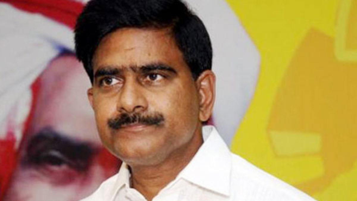 Devineni Uma: దేవినేని ఉమ రాజకీయం: బాబు పేరు చెబితే వదిలేస్తామన్నారా.?