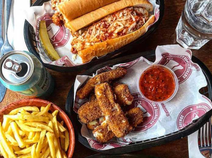 రాత్రివేళ ఆహారం ఆలస్యమా..? జంక్ ఫుడ్, స్నాక్స్ కూడానా..? అయితే ఇబ్బందులే..!!