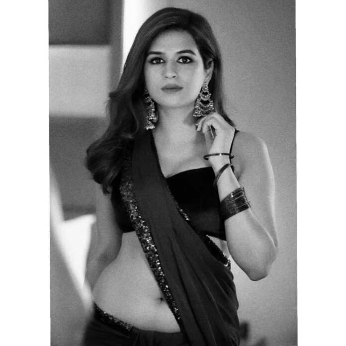 shraddha Das Hot Pics