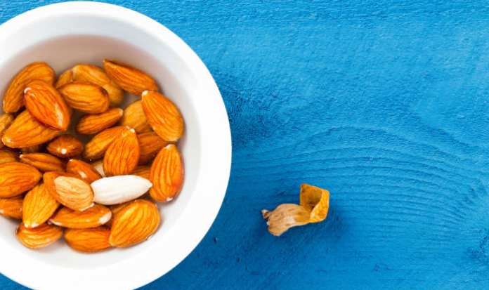 Almonds: నానబెట్టిన బాదంపప్పు ఉదయాన్నే తింటే ఎంత మంచిదంటే..!!