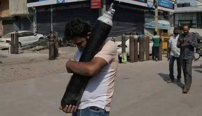 కరోనా సునామీ: యువ భారతాన్ని ఏం చేద్దామనుకుంటున్నారు.?