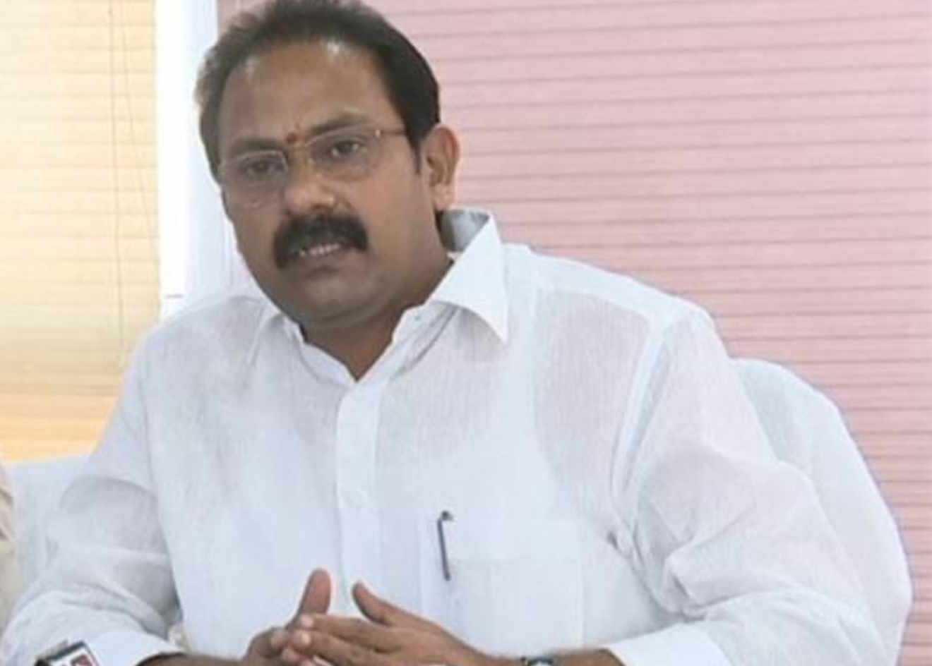 బురద జల్లటానికి దొంగ దీక్షలు… తిన్నదరగటానికి జూమ్ మీటింగ్ లు: ఆళ్ల నాని