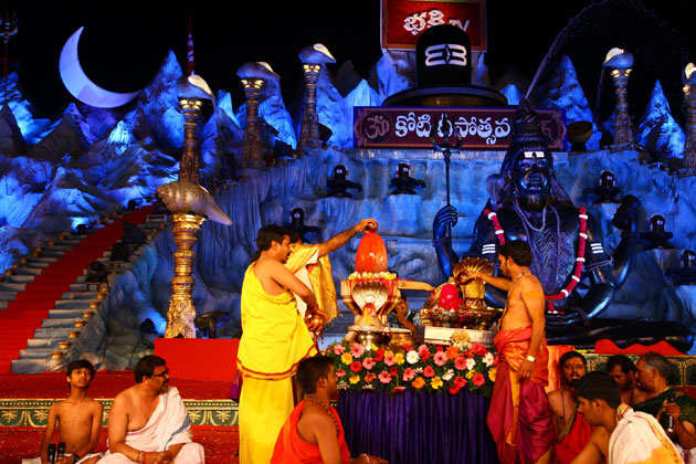 కరోనా ఎఫెక్ట్: ఈ ఏడాదైనా ఎన్టీవీ ‘కోటి దీపోత్సవం’ జరిగేనా..?