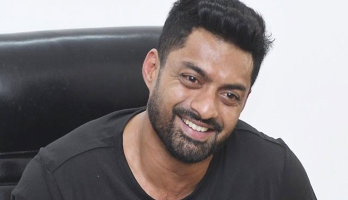 కళ్యాణ్ రామ్ కూడ రెండు ముక్కలు చేస్తాడట