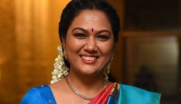 జీవితను దెబ్బకొట్టడానికే ఆమెను రంగంలోకి దింపారా ?