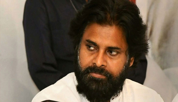 పవన్ తన తండ్రిని గుర్తుచేసుకుంటూ ఆ సినిమా చేస్తున్నాడట