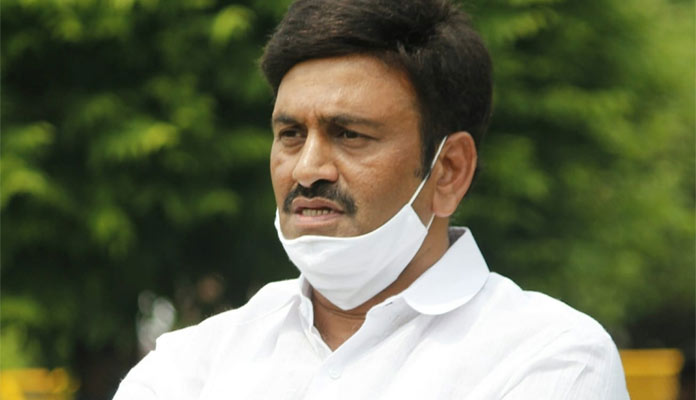 అనర్హత అసాధ్యమంటున్న రఘురామ.. ఆ ధైర్యమేంటి.?