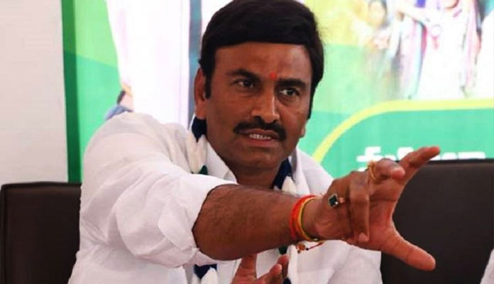 వైసీపీ రెబల్ ఎంపీ రఘురామకి మద్దతు పెరుగుతోందిగానీ.