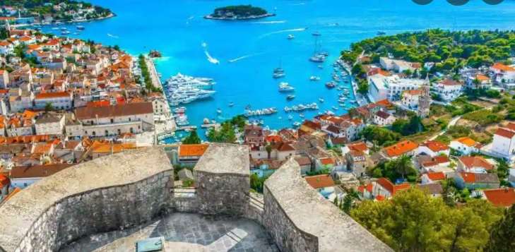 Croatia: రూ.12 రూపాయలకే లగ్జరీ ‘ఇల్లు’ అమ్మకం..! అప్పుడే.. 17 మంది కొనేశారు..