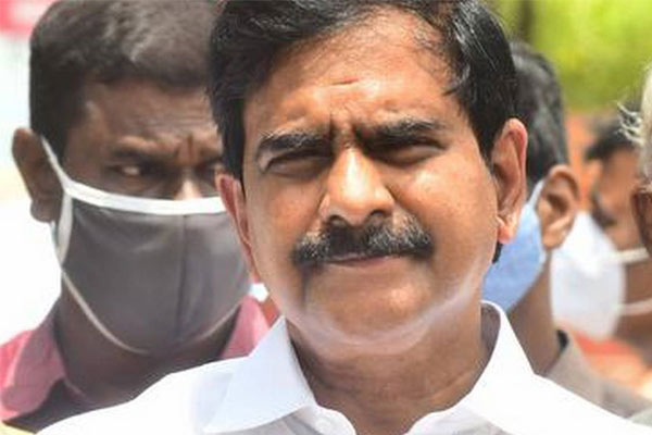 అక్కడ తప్పించుకుని ఇక్కడ బుక్ అయిపోయిన దేవినేని ఉమ