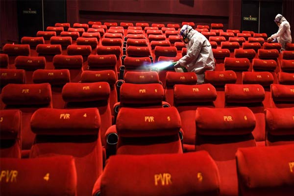 భయపడుతూ.. ధియేటర్లో సినిమా చూడలేం: ప్రేక్షకులు