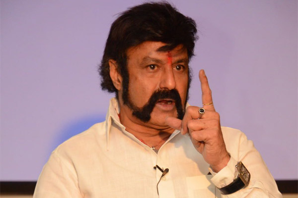 శ్రీదేవికి ఎన్టీఆర్ ఎలా పాఠాలు నేర్పారో ఇలాగేనా చెప్పడం బాలయ్య