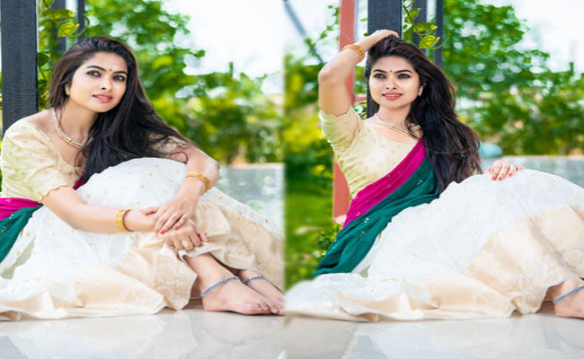 Divi Vadthya Latest HD Clicks