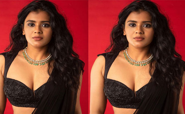Actress Hebah Patel Latest Pics