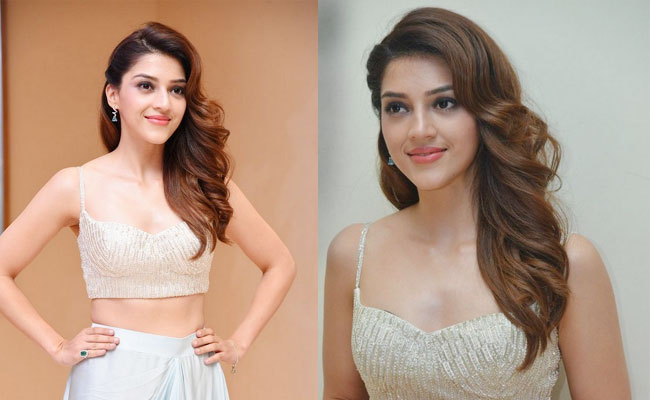 Actress Mehreen Latest Pics