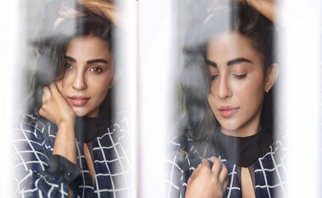 Actress Parvati Nair Latest stills