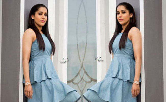 Anchor Rashmi Gautam Latest Insta Pics