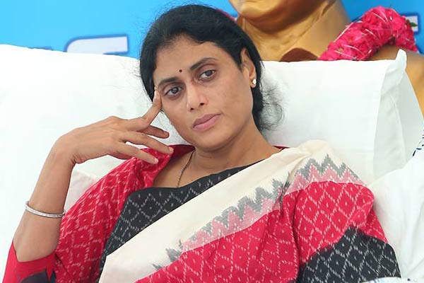 తెలంగాణలో షర్మిల పార్టీకి అప్పుడే డేంజర్ బెల్స్.!