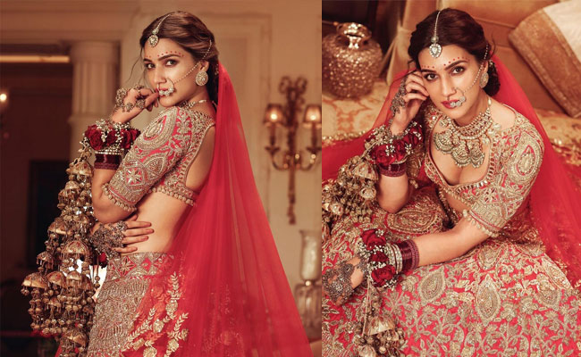 Kriti Sanon Awesome Looks In a Royal Outfit