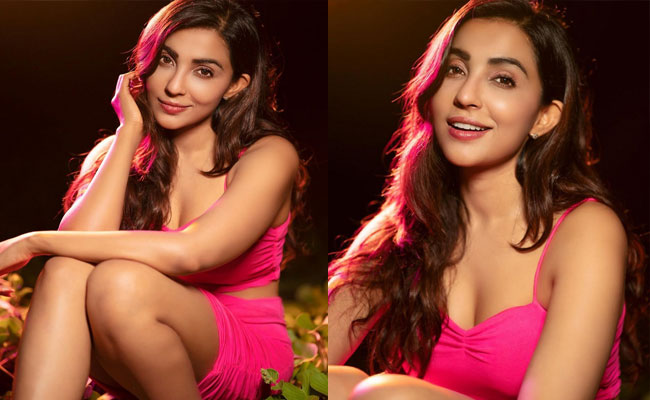 Parvati Nair Latest Photoshoot