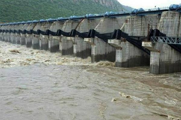 టీడీపీ వర్సెస్ వైసీపీ: పులిచింతల ఎవరి ఘనత.?