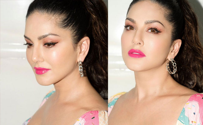 Actress Sunny Leone Latest Hot Pics