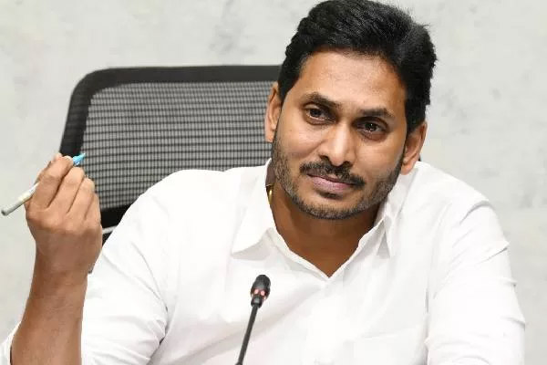 ఈ సర్వేలతో వైసీపీకి వచ్చే రాజకీయ ముప్పు ఏంటి.?