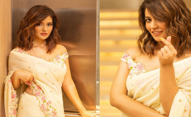 Priyanka Jawalkar Insat Gallery