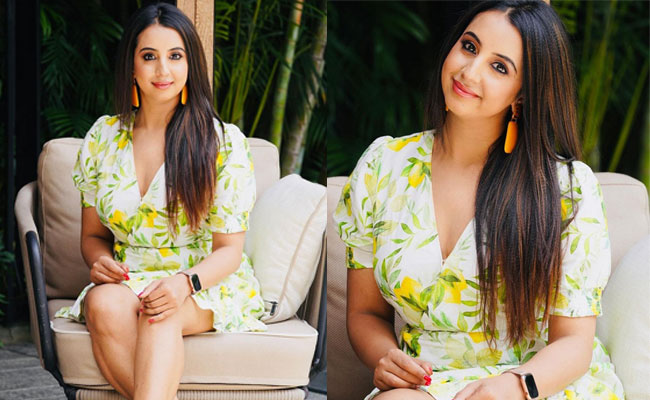 Actress SANJJANAA GALRANI Pics