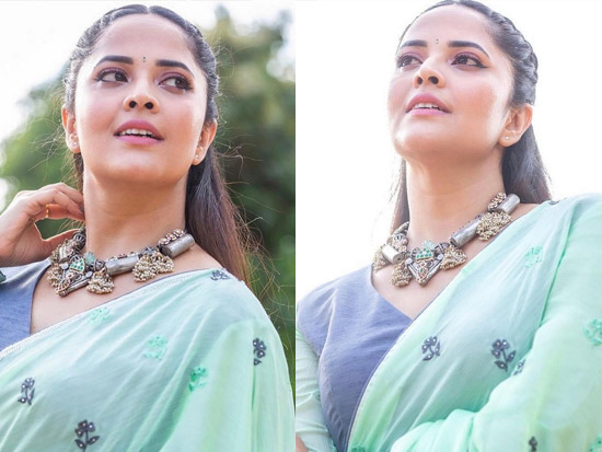 Anasuya Bharadwaj Latest Pics In a Saree