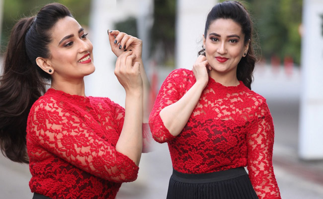 Anchor Manjusha Latest new Stills