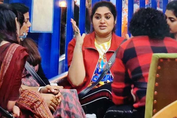 బిగ్ హౌస్‌లో ‘హగ్గు’ వెనుక ‘చీకటి’ కోణం.!