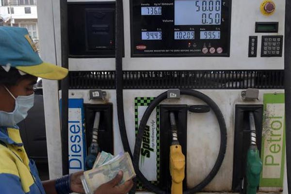 110 డాల‌ర్ల‌కు చేరిన బ్యారెల్ ఇంధ‌నం ధ‌ర.. ఇక లీటర్ పెట్రోల్ ధర 150?