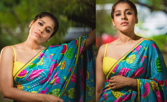 Rashmi Gautam Latest Photos in a Saree
