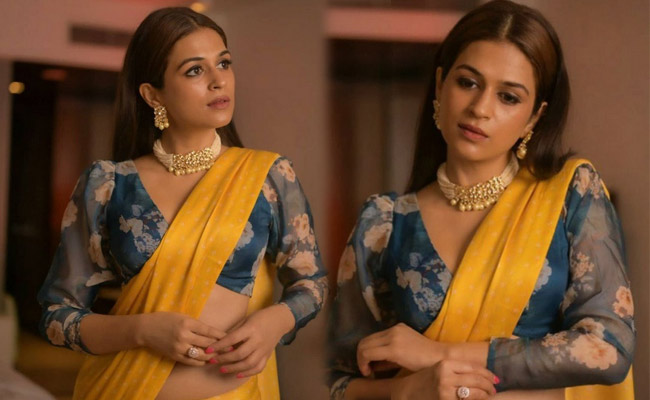 Shraddha Das Latest Photoshoot in a Yellow Saree