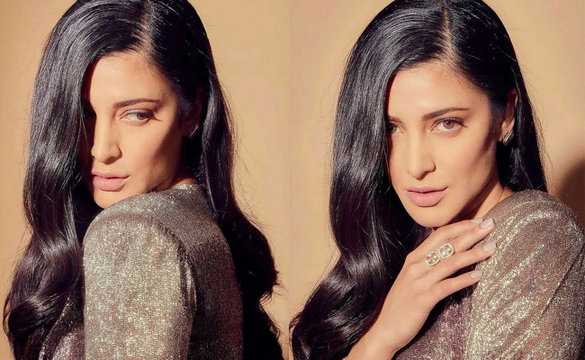 Shruti Hassan is Mesmerising Looks in hew new photos