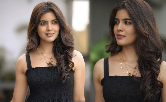 Amritha Aiyer Awesome Looks in Black Dress