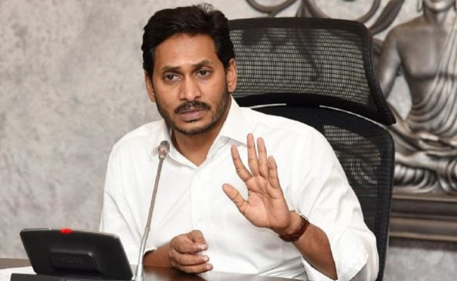 వైసీపీలో అంతర్గత కుమ్ములాటలు.. కనిపిస్తున్నాయా జగన్ సారూ.!