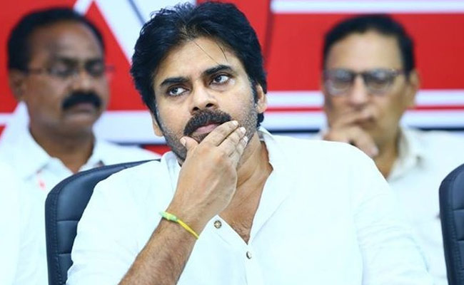 పవన్ కళ్యాణ్ ఆ తప్పు చేయకుండా వుండాల్సిందేమో.!