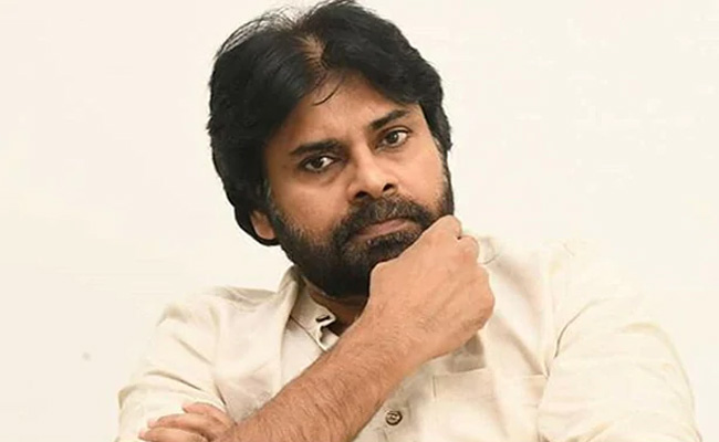 షాకింగ్ బజ్ : పవన్ మరో సంచలన డెసిషన్ తీసుకోబోతున్నాడా?